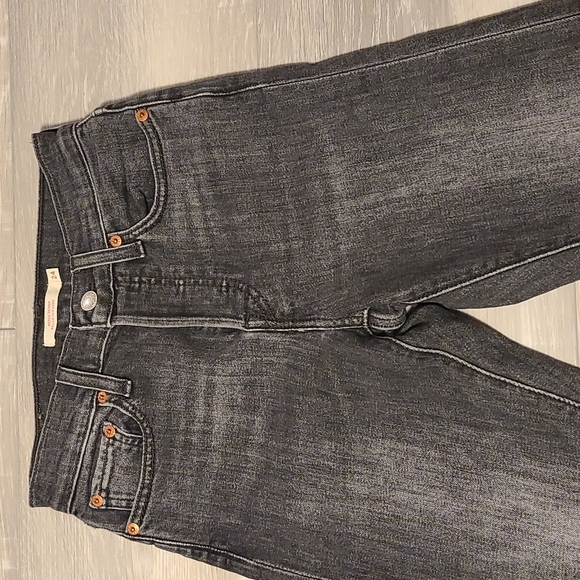 🌬️Levi's Wedgie Skinny Stretch Jeans in Grey - Picture 6 of 16